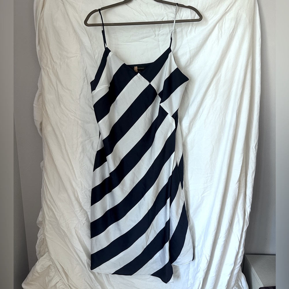 Banana republic dress knee length, blue and white stripe